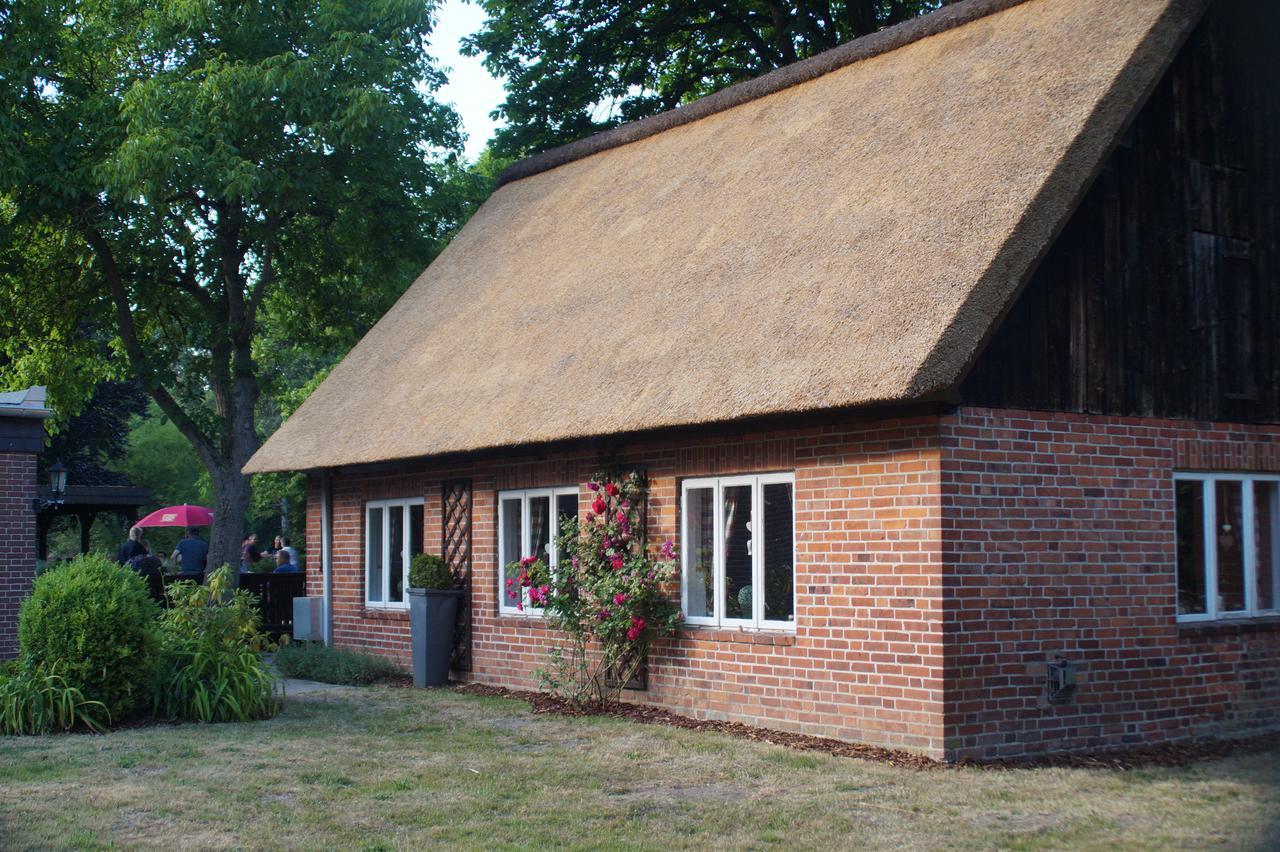 מלון Groß Grönau Landhaus Absalonshorst מראה חיצוני תמונה
